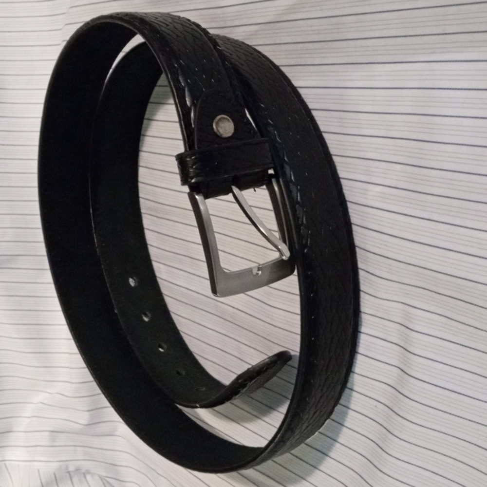 Men's Gold Coast Black Leather Belt 44?